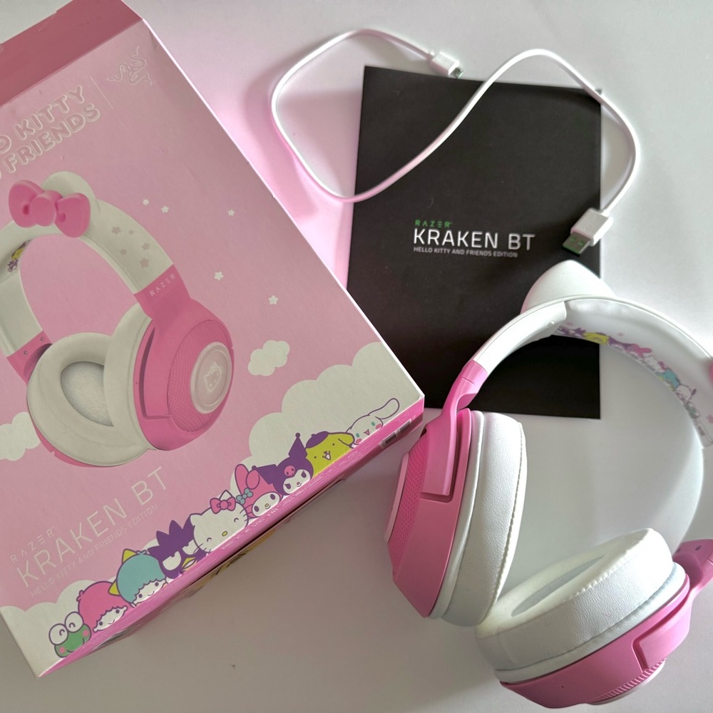 Razer Kraken Hello Kitty and Friends Edition Pink and White Bluetooth Headphones